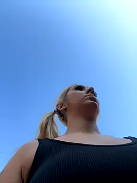 Snapshot of hotamanda01 chatting on 23, 11, 2025 hotamanda01 online show from 23, 11, 2025