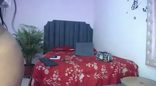 Snapshot of moree_Queen chatting on 5, 3, 2025 moree Queen online show from 5, 3, 2025