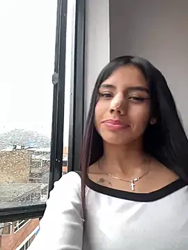 Laura-Khalifa online show from 13, 2, 2025