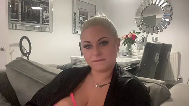 Snapshot of GemaJBusty chatting on 16, 2, 2025 GemaJBusty online show from 16, 2, 2025