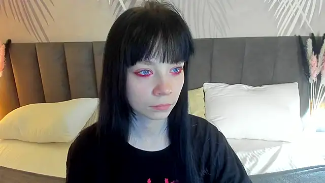 Snapshot of SkinyJoyce chatting on 24, 2, 2025 SkinyJoyce online show from 24, 2, 2025