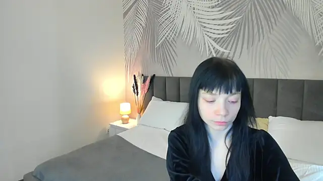 Snapshot of SkinyJoyce chatting on 2, 3, 2025 SkinyJoyce online show from 2, 3, 2025