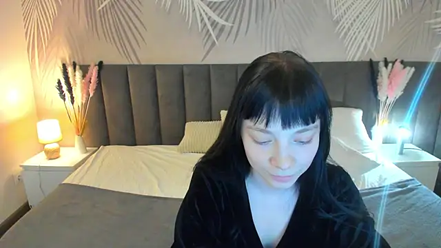 Snapshot of SkinyJoyce chatting on 2, 3, 2025 SkinyJoyce online show from 2, 3, 2025