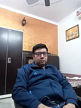 innocentboy1987 online show from 6, 3, 2025