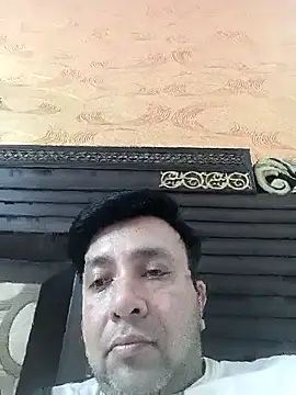 innocentboy1987 online show from 14, 4, 2026