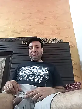 innocentboy1987 online show from 20, 4, 2026