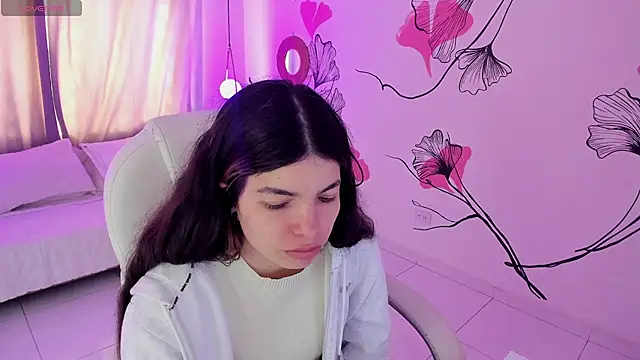 Isabela Fiorelli online show from 3, 5, 2026