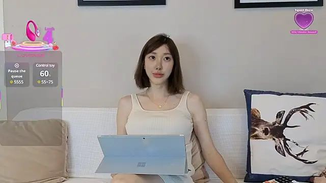 Snapshot of joycemilka chatting on 10, 3, 2025 joycemilka online show from 10, 3, 2025