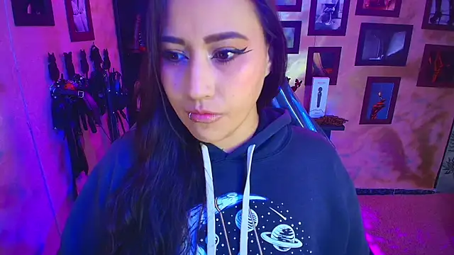 cherryy bombshelll online show from 7, 10, 2025