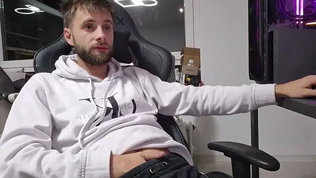 ademandjulia online show from 2, 10, 2025