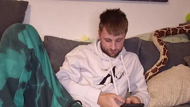 ademandjulia online show from 7, 11, 2025