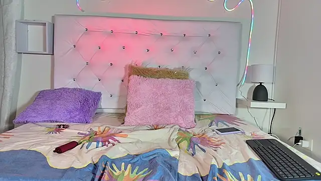 ariana smiith online show from 24, 2, 2025