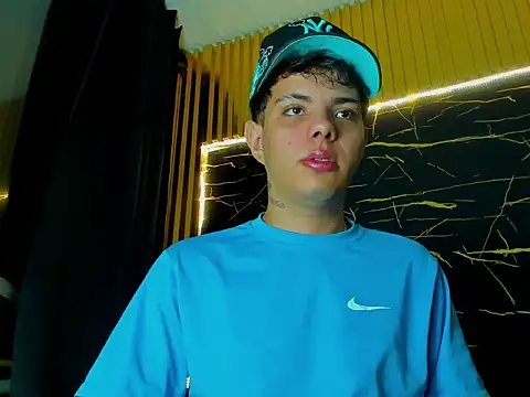 Snapshot of Alessandro_1610 chatting on 2, 7, 2026 Alessandro 1610 online show from 2, 7, 2026