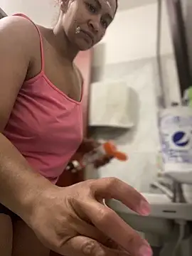 Snapshot of Carola-Ross chatting on 17, 12, 2025 Carola-Ross online show from 17, 12, 2025