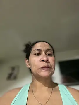 Snapshot of Carola-Ross chatting on 31, 3, 2026 Carola-Ross online show from 31, 3, 2026