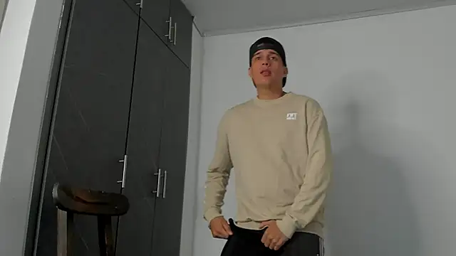 hugosan12 online show from 6, 3, 2025