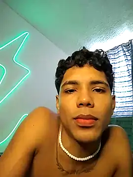 BrawnLove02 online show from 4, 3, 2025