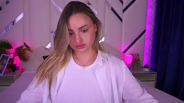 Snapshot of LindsieGreyy chatting on 24, 9, 2025 LindsieGreyy online show from 24, 9, 2025