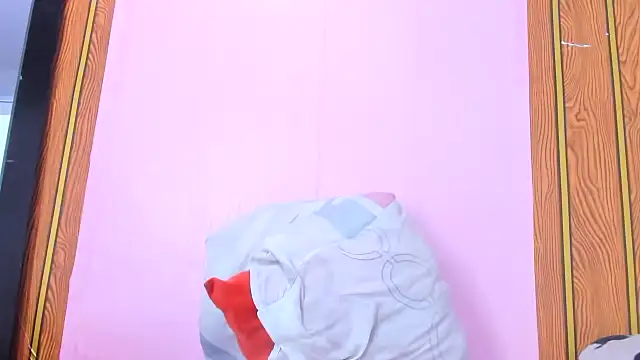 Snapshot of camilagreeco chatting on 3, 10, 2025 camilagreeco online show from 3, 10, 2025