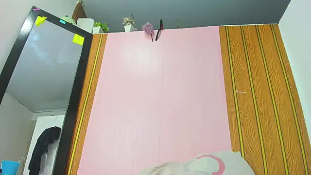 Snapshot of camilagreeco chatting on 5, 10, 2025 camilagreeco online show from 5, 10, 2025