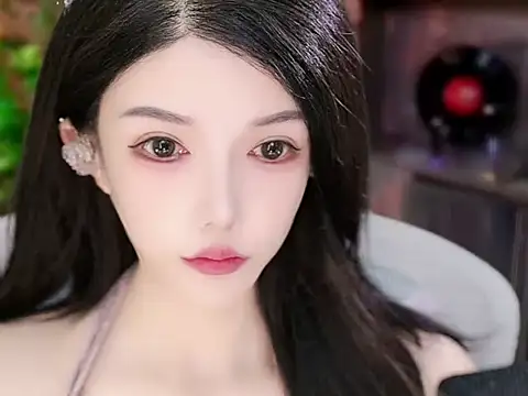 Snapshot of vv-77 chatting on 23, 9, 2025 vv-77 online show from 23, 9, 2025