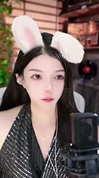 Snapshot of vv-77 chatting on 15, 10, 2025 vv-77 online show from 15, 10, 2025