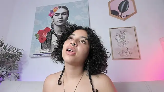 Snapshot of Dhalila_ chatting on 1, 3, 2025 Dhalila online show from 1, 3, 2025