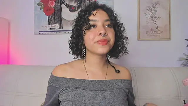 Snapshot of Dhalila_ chatting on 3, 3, 2025 Dhalila online show from 3, 3, 2025