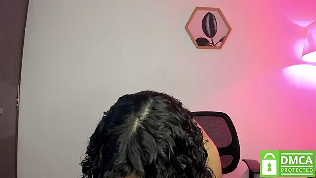 Snapshot of Dhalila_ chatting on 6, 11, 2025 Dhalila online show from 6, 11, 2025