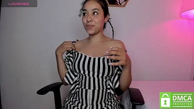 Snapshot of Dhalila_ chatting on 14, 11, 2025 Dhalila online show from 14, 11, 2025