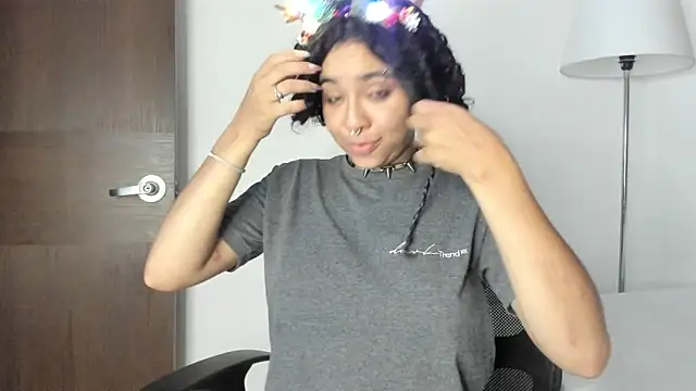 Snapshot of Dhalila_ chatting on 3, 12, 2025 Dhalila online show from 3, 12, 2025