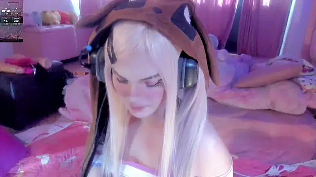 Snapshot of Angelica_Reborn chatting on 25, 10, 2025 Angelica Reborn online show from 25, 10, 2025