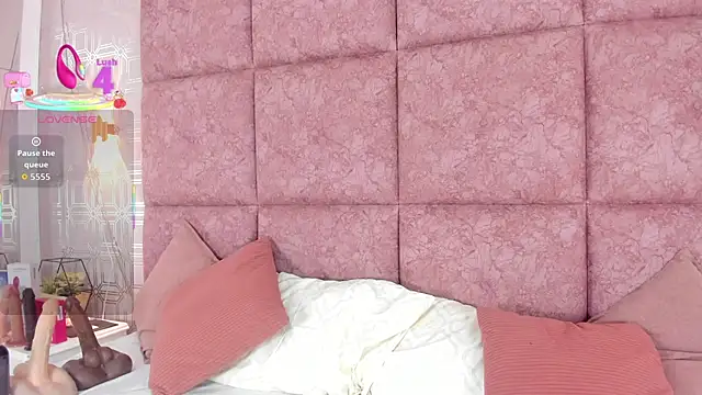 Snapshot of LilyRoxi chatting on 2, 10, 2025 LilyRoxi online show from 2, 10, 2025