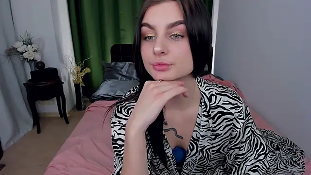 Snapshot of EmmaOlsen4u chatting on 11, 2, 2025 EmmaOlsen4u online show from 11, 2, 2025