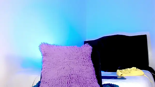 emelly horny  online show from 29, 11, 2025