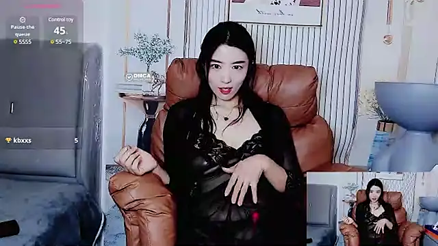 Snapshot of Tangtang-baby chatting on 19, 2, 2025 Tangtang-baby online show from 19, 2, 2025