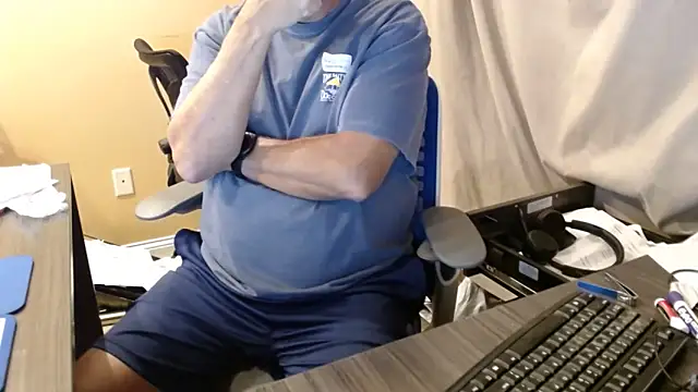 Snapshot of olderandwiser2 chatting on 9, 9, 2025 olderandwiser2 online show from 9, 9, 2025