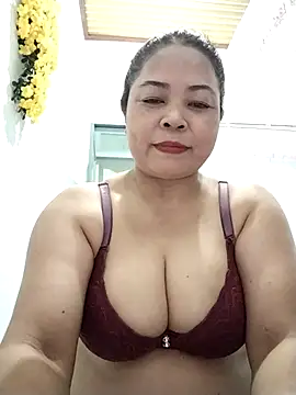 Baby-bigtits2024 online show from 16, 12, 2025