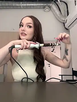 Snapshot of AlexaBright chatting on 29, 10, 2025 AlexaBright online show from 29, 10, 2025