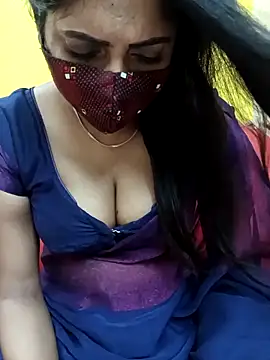 Snapshot of Thamarai28 chatting on 24, 9, 2025 Thamarai28 online show from 24, 9, 2025