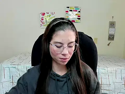 Snapshot of veronicamiller22 chatting on 30, 9, 2025 veronicamiller22 online show from 30, 9, 2025