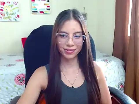 Snapshot of veronicamiller22 chatting on 6, 10, 2025 veronicamiller22 online show from 6, 10, 2025