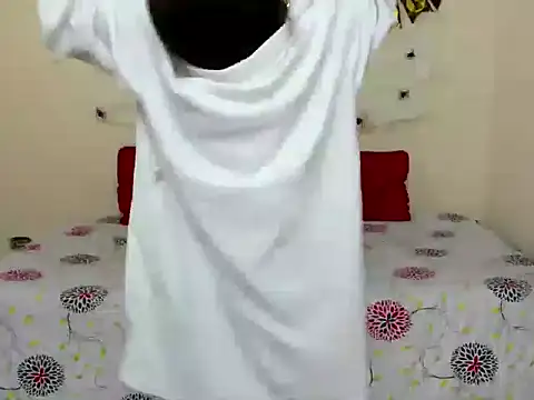 Snapshot of veronicamiller22 chatting on 7, 10, 2025 veronicamiller22 online show from 7, 10, 2025