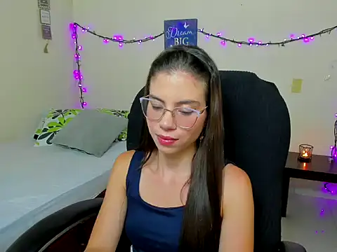 Snapshot of veronicamiller22 chatting on 9, 11, 2025 veronicamiller22 online show from 9, 11, 2025