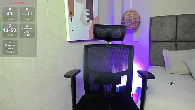 Snapshot of elizabeth_20 chatting on 7, 10, 2025 elizabeth 20 online show from 7, 10, 2025