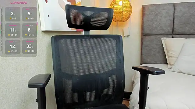 Snapshot of elizabeth_20 chatting on 11, 10, 2025 elizabeth 20 online show from 11, 10, 2025