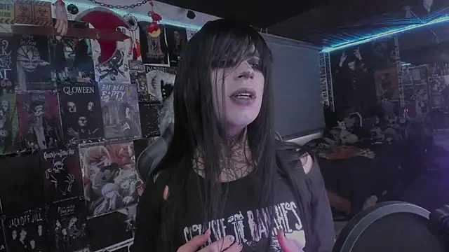 Snapshot of rotten_dreams chatting on 10, 2, 2026 rotten dreams online show from 10, 2, 2026