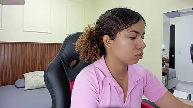 MELINAMARTINS online show from 10, 11, 2025