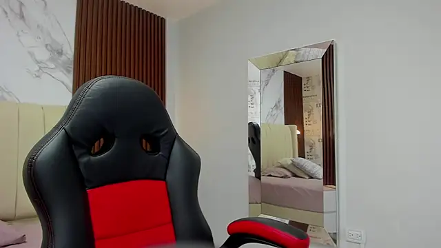 MELINAMARTINS online show from 15, 11, 2025