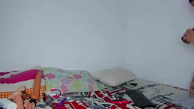 MELINAMARTINS online show from 2, 2, 2026